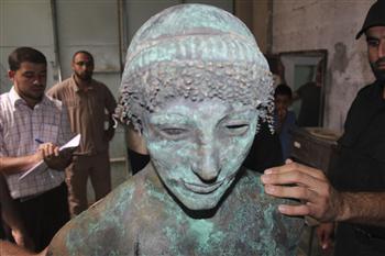 A bronze statue of the Greek God Apollo is pictured in Gaza in this September 19, 2013 picture provided by Gaza's Ministry of Tourism and Antiquities. REUTERS Photo 