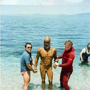 This one was all over the internet a short while ago; this copy comes from oldhistoricalphotos.com